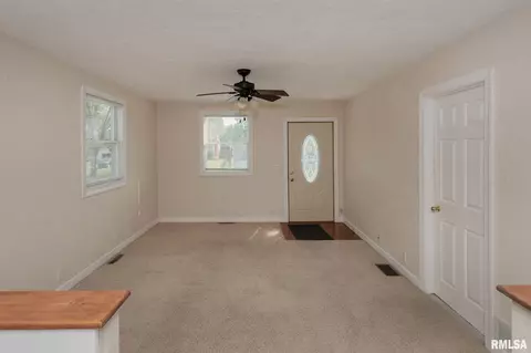 209 3rd St, Sherrard, IL 61281 photo 4