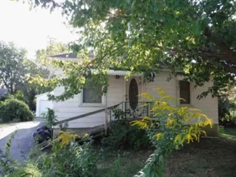 4322-4324 4326 12th St, Moline, IL 61265 photo 3