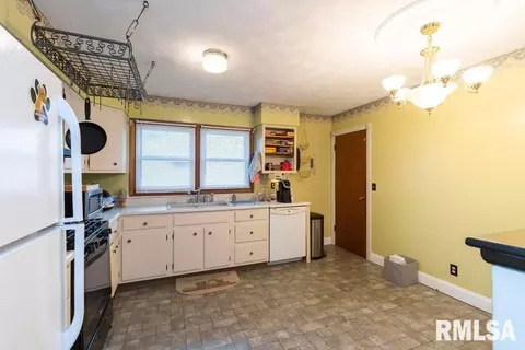 4903 50th Ave, Moline, IL 61265 photo 5