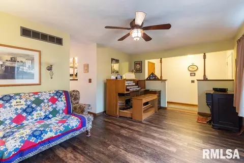 4903 50th Ave, Moline, IL 61265 photo 2