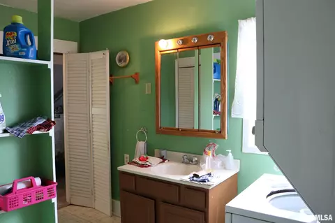 107 E 3rd St, Coal Valley, IL 61240 photo 11