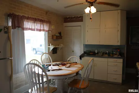 107 E 3rd St, Coal Valley, IL 61240 photo 8