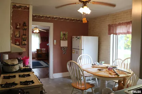 107 E 3rd St, Coal Valley, IL 61240 photo 7