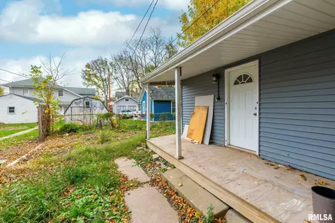 1126 8th St, Moline, IL 61265 photo 3