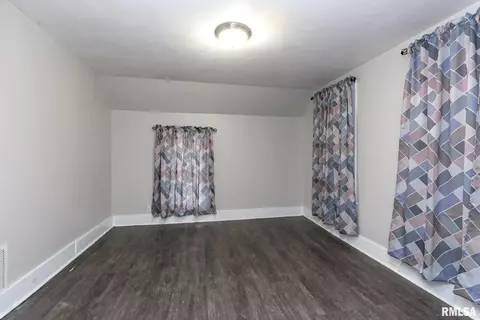 1126 8th St, Moline, IL 61265 photo 16