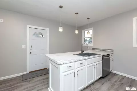 1126 8th St, Moline, IL 61265 photo 11