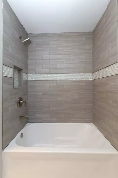 1126 8th St, Moline, IL 61265 photo 7