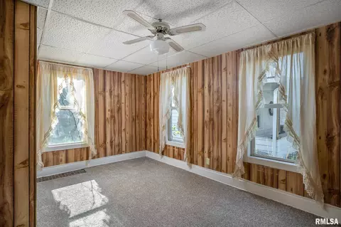1540 15th Ave, Moline, IL 61265 photo 8