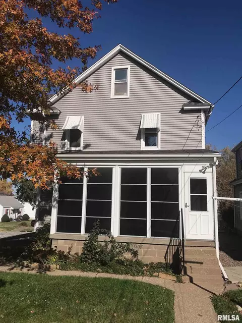402 17th Ave, Moline, IL 61265 photo 2