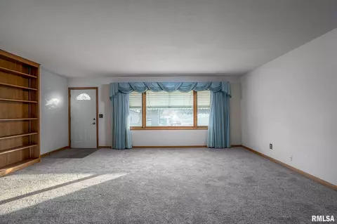 5203 34th Ave, Moline, IL 61265 photo 3