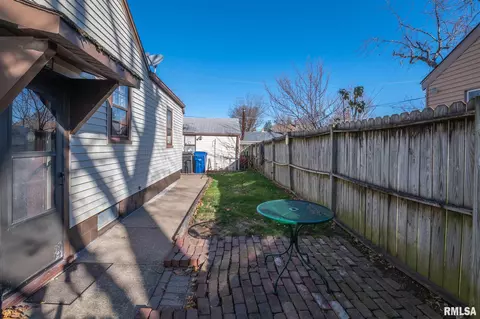 1513 Elm Ln, Moline, IL 61265 photo 12