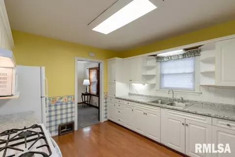 276 6th St, Silvis, IL 61282 photo 7