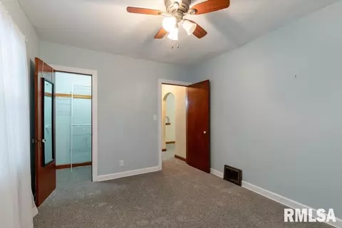 276 6th St, Silvis, IL 61282 photo 9