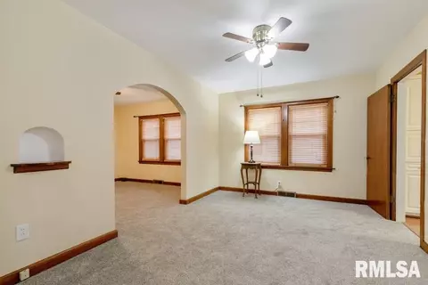 276 6th St, Silvis, IL 61282 photo 5
