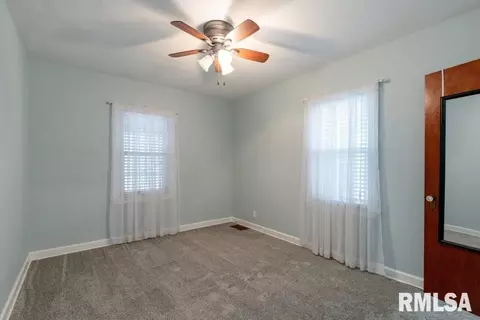 276 6th St, Silvis, IL 61282 photo 8
