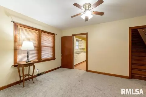 276 6th St, Silvis, IL 61282 photo 4