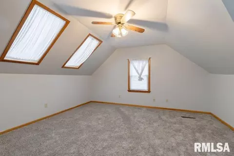 276 6th St, Silvis, IL 61282 photo 12