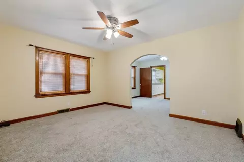 276 6th St, Silvis, IL 61282 photo 3
