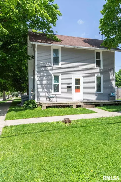 209 S Orange St, Morrison, IL 61270 photo 15