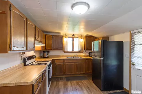 209 S Orange St, Morrison, IL 61270 photo 7