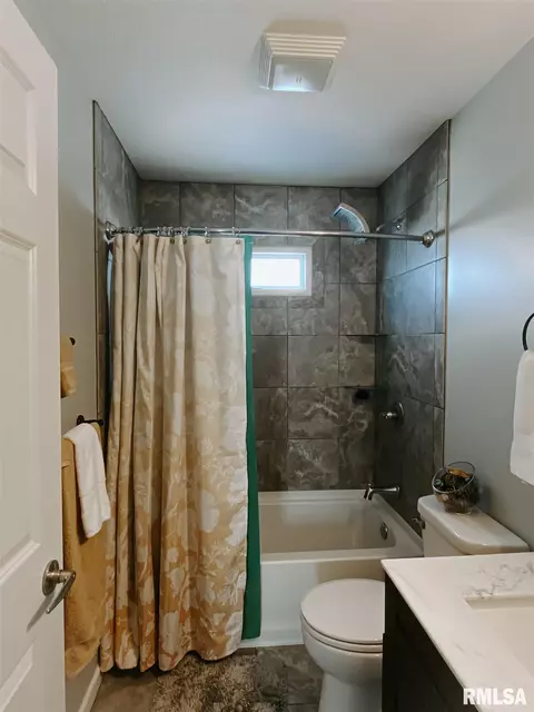 1919 30th St, Moline, IL 61265 photo 14