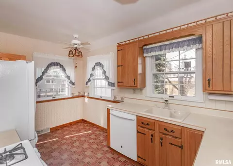 1733 13th Ave, Moline, IL 61265 photo 10