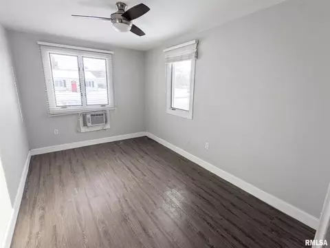 1013 38th St, Moline, IL 61265 photo 16