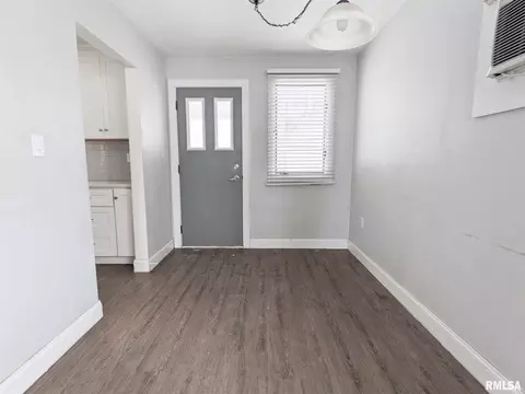 1013 38th St, Moline, IL 61265 photo 5