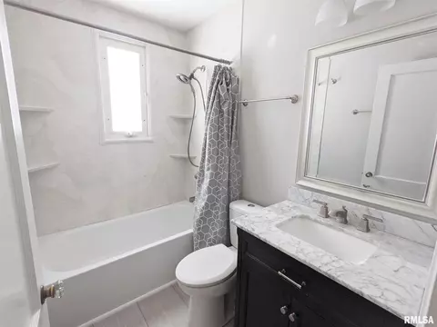 1013 38th St, Moline, IL 61265 photo 13