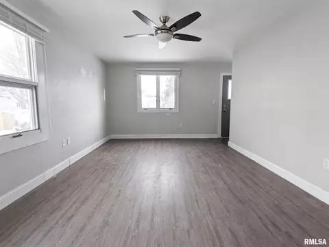 1013 38th St, Moline, IL 61265 photo 6
