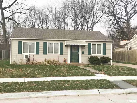 1013 38th St, Moline, IL 61265 photo 1