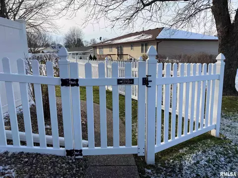 845 S Pluto St, Geneseo, IL 61254 photo 18