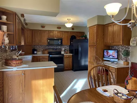 845 S Pluto St, Geneseo, IL 61254 photo 5
