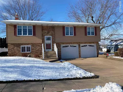 845 S Pluto St, Geneseo, IL 61254 photo 2
