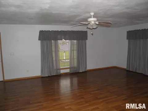 12751 Walnut St, Sterling, IL 61081 photo 6