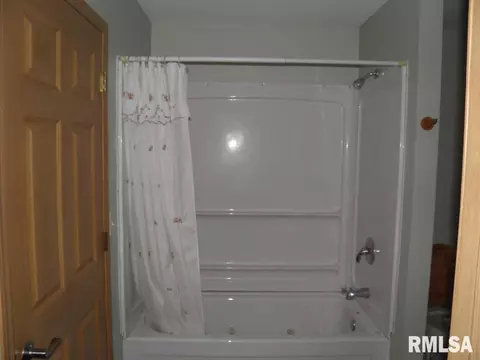 12751 Walnut St, Sterling, IL 61081 photo 9