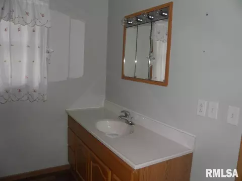 12751 Walnut St, Sterling, IL 61081 photo 10