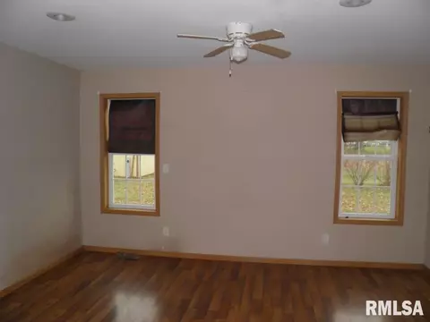 12751 Walnut St, Sterling, IL 61081 photo 11