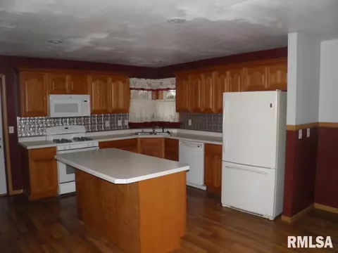 12751 Walnut St, Sterling, IL 61081 photo 5