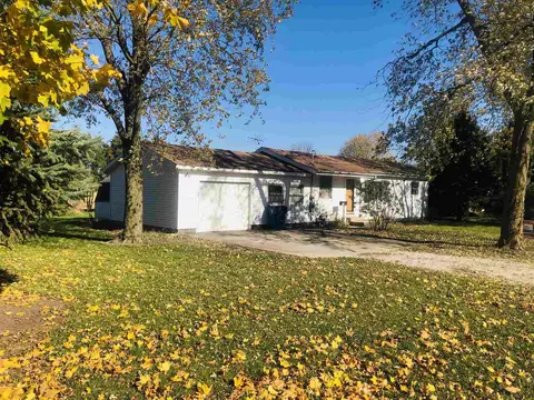 118 Clark St, Chenoa, IL 61726 photo 2