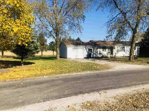 118 Clark St, Chenoa, IL 61726 photo 3