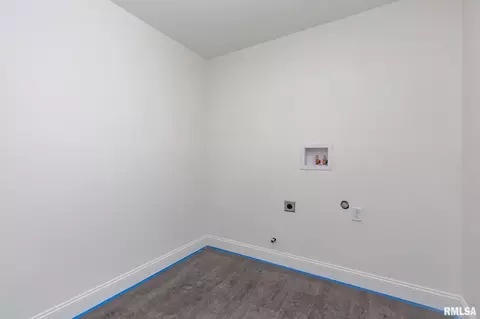 3211 39th St, Moline, IL 61265 photo 9