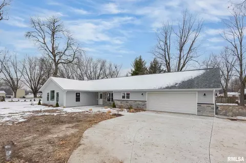 3211 39th St, Moline, IL 61265 photo 1