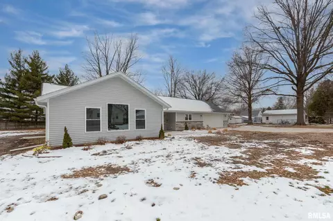 3211 39th St, Moline, IL 61265 photo 2
