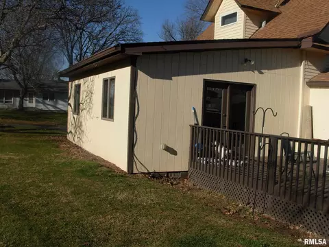 147 14th St, Silvis, IL 61282 photo 5