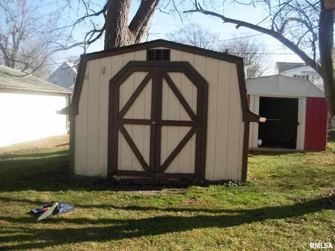147 14th St, Silvis, IL 61282 photo 9