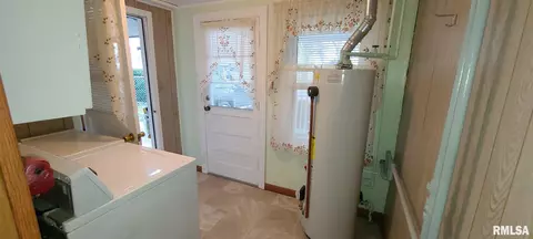 2410 47th St, Moline, IL 61265 photo 11