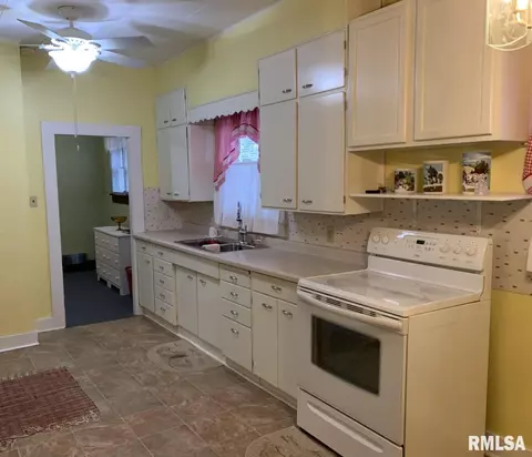 807 Beach St, Kewanee, IL 61443 photo 11