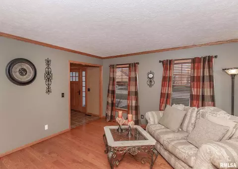 112 Golfview Dr, Eldridge, IA 52748 photo 9