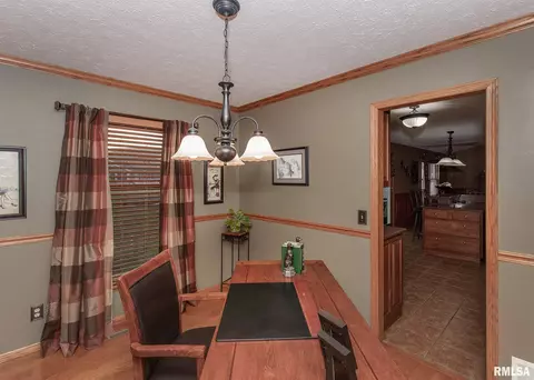 112 Golfview Dr, Eldridge, IA 52748 photo 11